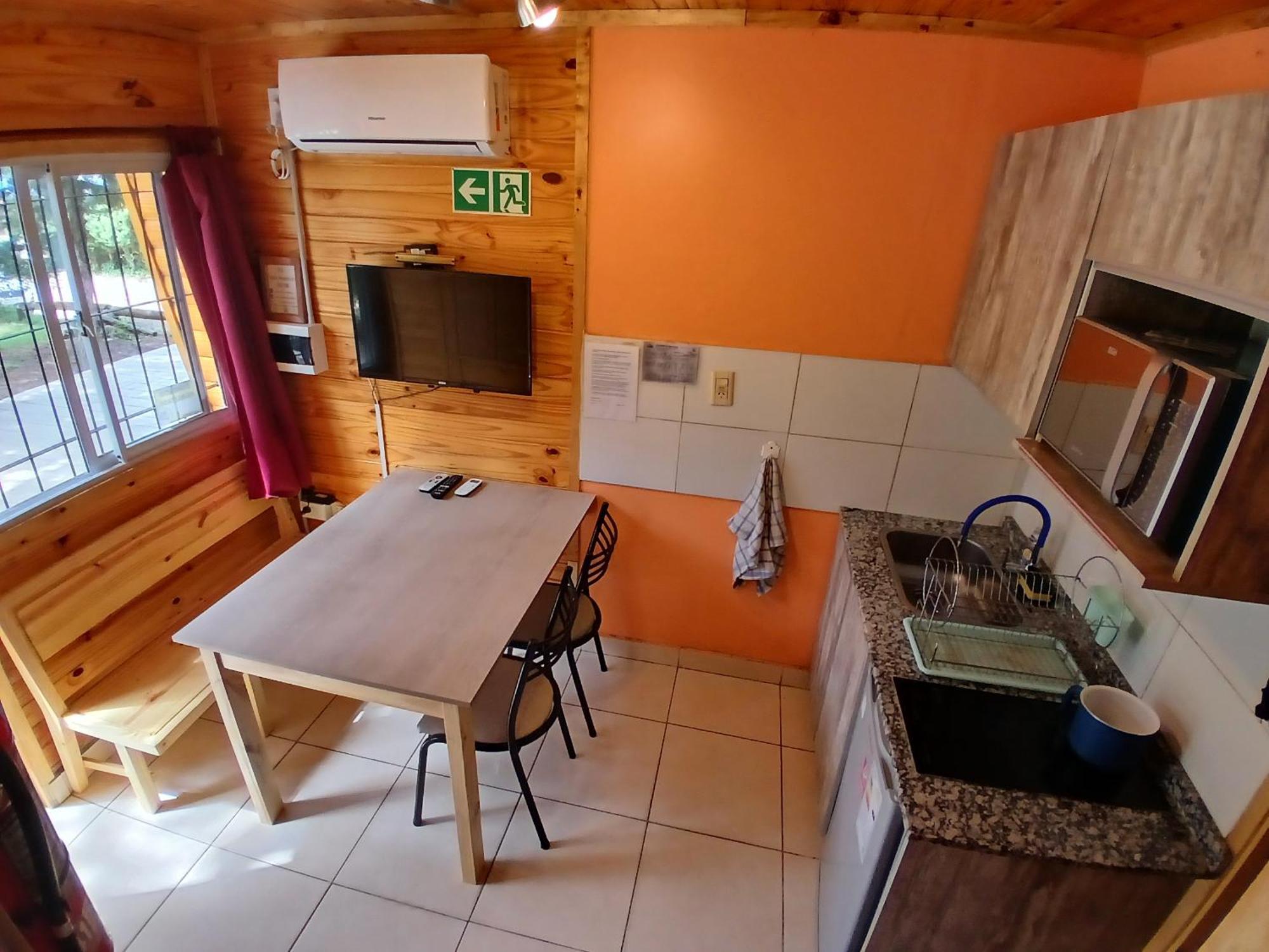 Cabanas Swissminiatur Cacheuta Cameră foto